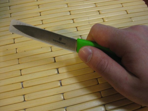 Victorinox 3.25 Inch Swiss Classic Paring Knife - Image 3