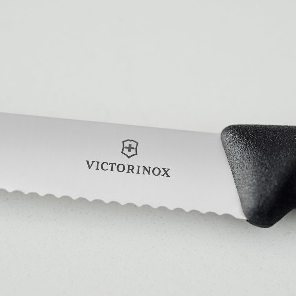 Victorinox Swiss Classic Tomato and Table Knife Set of 6 - Image 4