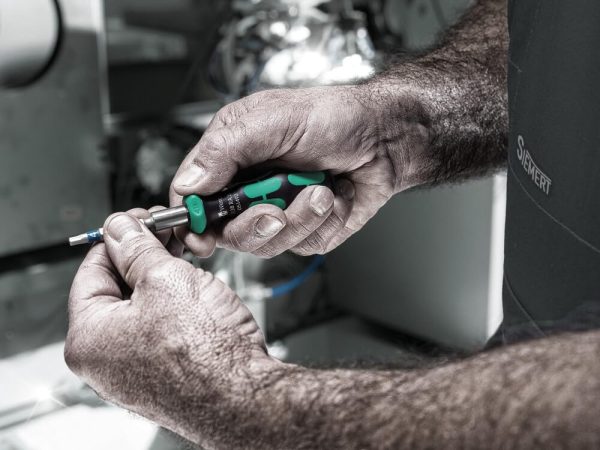 Wera Stubby Ratcheting Screwdriver - Image 2